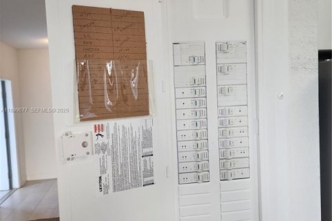 Touwnhouse à louer à Florida City, Floride: 4 chambres, 160.72 m2 № 1954070 - photo 18