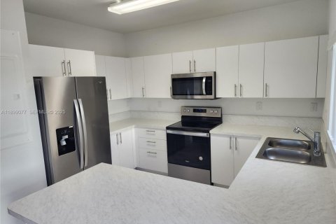 Touwnhouse à louer à Florida City, Floride: 4 chambres, 160.72 m2 № 1954070 - photo 15