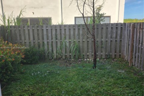 Touwnhouse à louer à Florida City, Floride: 4 chambres, 160.72 m2 № 1954070 - photo 16