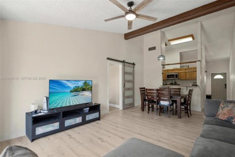 Villa ou maison à vendre à Pembroke Pines, Floride: 3 chambres, 108.88 m2 № 1996133 - photo 28