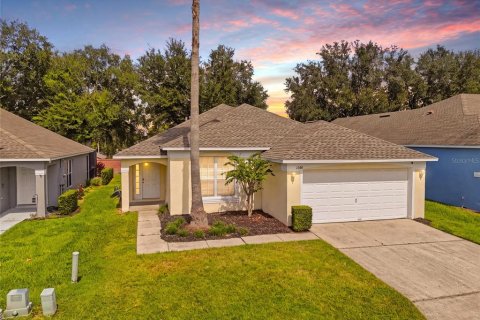 Villa ou maison à Davenport, Floride 4 chambres, 145.11 m2 № 2409799