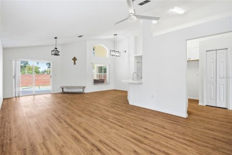Villa ou maison à vendre à Davenport, Floride: 4 chambres, 145.11 m2 № 2409799 - photo 4