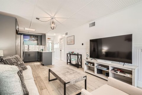 House in Holmes Beach, Florida 2 bedrooms, 97.55 sq.m. № 1725414 - photo 7