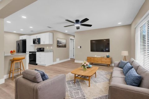 Casa en venta en Port Richey, Florida, 3 dormitorios, 157.93 m2 № 2383891 - foto 4