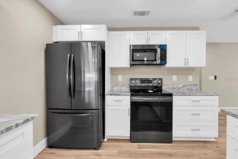 Casa en venta en Port Richey, Florida, 3 dormitorios, 157.93 m2 № 2383891 - foto 19