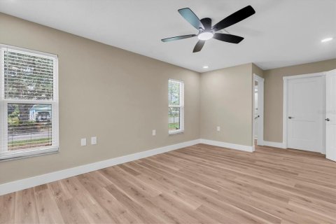 Casa en venta en Port Richey, Florida, 3 dormitorios, 157.93 m2 № 2383891 - foto 25