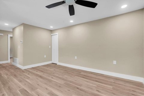 Casa en venta en Port Richey, Florida, 3 dormitorios, 157.93 m2 № 2383891 - foto 24