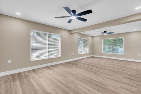 Casa en venta en Port Richey, Florida, 3 dormitorios, 157.93 m2 № 2383891 - foto 5