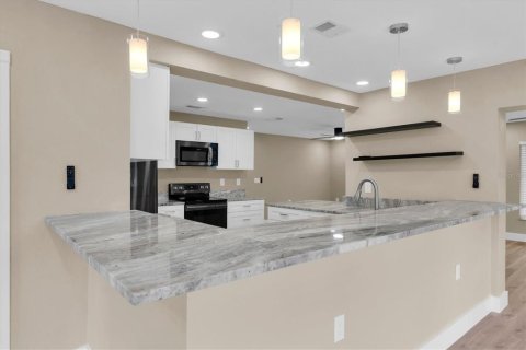 Casa en venta en Port Richey, Florida, 3 dormitorios, 157.93 m2 № 2383891 - foto 15