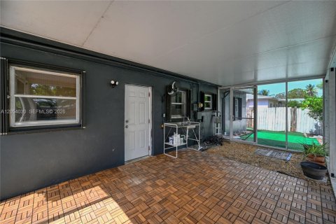House in North Miami Beach, Florida 3 bedrooms, 117.15 sq.m. № 2190002 - photo 14