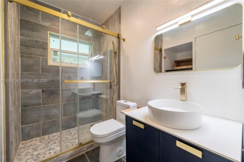 House in North Miami Beach, Florida 3 bedrooms, 117.15 sq.m. № 2190002 - photo 30