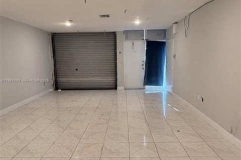 Propiedad comercial en venta en Miami, Florida № 2029699 - foto 15