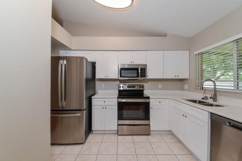 Villa ou maison à louer à Riverview, Floride: 3 chambres, 107.12 m2 № 2436809 - photo 8