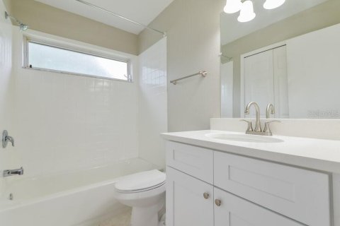 Villa ou maison à louer à Riverview, Floride: 3 chambres, 107.12 m2 № 2436809 - photo 11