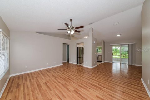 Villa ou maison à louer à Riverview, Floride: 3 chambres, 107.12 m2 № 2436809 - photo 4