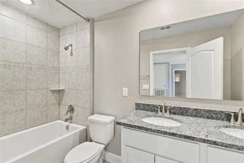 Villa ou maison à vendre à DeLand, Floride: 5 chambres, 284.19 m2 № 2418481 - photo 28