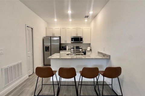 Casa en alquiler en Kissimmee, Florida, 2 dormitorios, 98.1 m2 № 1884734 - foto 5