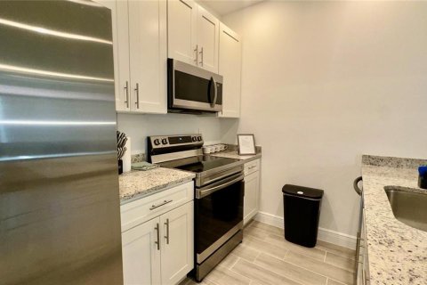 Casa en alquiler en Kissimmee, Florida, 2 dormitorios, 98.1 m2 № 1884734 - foto 17