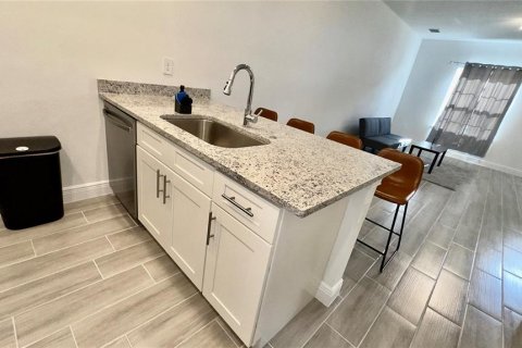 Casa en alquiler en Kissimmee, Florida, 2 dormitorios, 98.1 m2 № 1884734 - foto 16