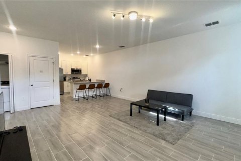 Casa en alquiler en Kissimmee, Florida, 2 dormitorios, 98.1 m2 № 1884734 - foto 3