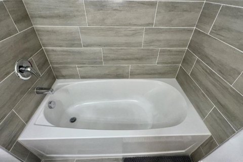 Casa en alquiler en Kissimmee, Florida, 2 dormitorios, 98.1 m2 № 1884734 - foto 10