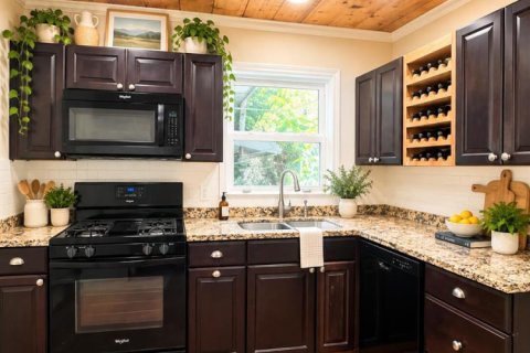 House in Hollywood, Florida 3 bedrooms, 188.5 sq.m. № 2387156 - photo 10