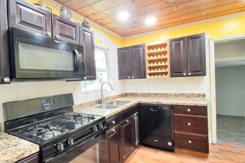 House in Hollywood, Florida 3 bedrooms, 188.5 sq.m. № 2387156 - photo 21