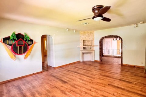 House in Hollywood, Florida 3 bedrooms, 188.5 sq.m. № 2387156 - photo 19