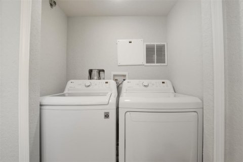 Townhouse in Kissimmee, Florida 3 bedrooms, 133.31 sq.m. № 1900373 - photo 25