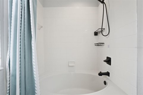 Townhouse in Kissimmee, Florida 3 bedrooms, 133.31 sq.m. № 1900373 - photo 21