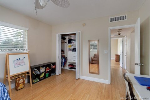 Condominio en alquiler en Bay Harbor Islands, Florida, 2 dormitorios, 98.94 m2 № 2054375 - foto 10