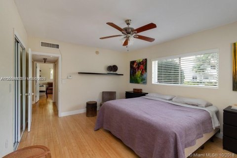 Condominio en alquiler en Bay Harbor Islands, Florida, 2 dormitorios, 98.94 m2 № 2054375 - foto 6