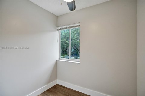 Condo in Pompano Beach, Florida, 1 bedroom  № 1814711 - photo 8