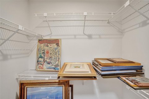 Condo in Pompano Beach, Florida, 1 bedroom  № 1814711 - photo 17