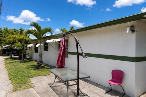 Villa ou maison à vendre à Deerfield Beach, Floride: 4 chambres, 167.22 m2 № 2087973 - photo 3