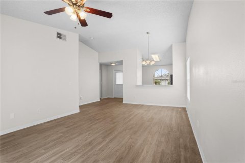 Villa ou maison à vendre à Kissimmee, Floride: 3 chambres, 117.24 m2 № 2284368 - photo 11