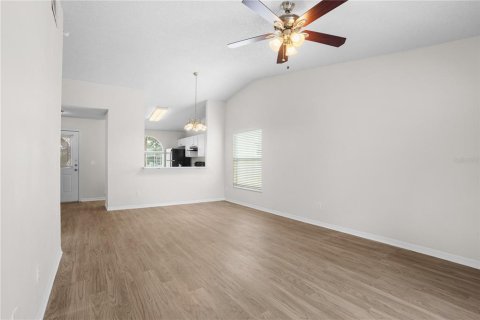 Villa ou maison à vendre à Kissimmee, Floride: 3 chambres, 117.24 m2 № 2284368 - photo 12