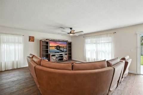 Casa en venta en Palm Coast, Florida, 4 dormitorios, 173.08 m2 № 1904029 - foto 14