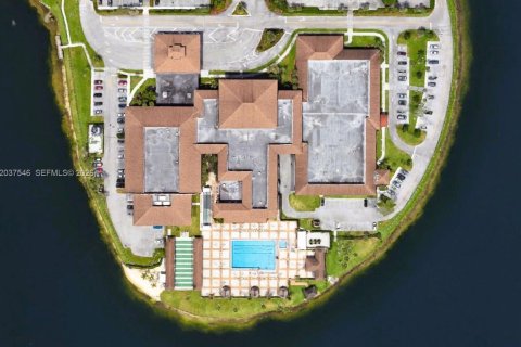 Copropriété à vendre à Pembroke Pines, Floride: 2 chambres, 111.11 m2 № 2085920 - photo 30