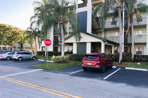 Copropriété à vendre à Pembroke Pines, Floride: 2 chambres, 111.11 m2 № 2085920 - photo 3