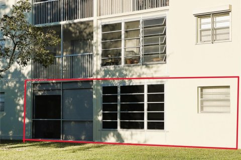 Copropriété à vendre à Pembroke Pines, Floride: 2 chambres, 111.11 m2 № 2085920 - photo 27
