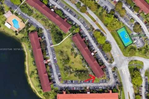 Copropriété à vendre à Pembroke Pines, Floride: 2 chambres, 111.11 m2 № 2085920 - photo 29