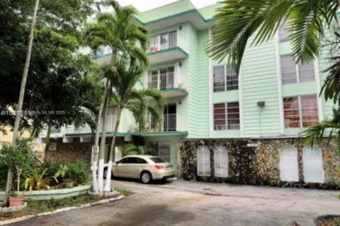 Condominio en venta en Miami Beach, Florida, 2 dormitorios, 100.61 m2 № 1731180 - foto 1