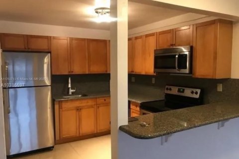 Condominio en venta en Miami Beach, Florida, 2 dormitorios, 100.61 m2 № 1731180 - foto 5