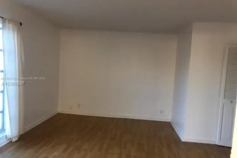 Condominio en venta en Miami Beach, Florida, 2 dormitorios, 100.61 m2 № 1731180 - foto 14