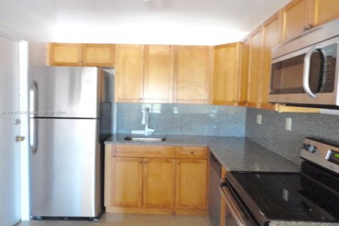 Condominio en venta en Miami Beach, Florida, 2 dormitorios, 100.61 m2 № 1731180 - foto 3