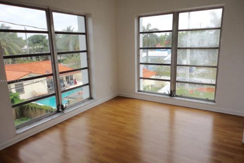 Condominio en venta en Miami Beach, Florida, 2 dormitorios, 100.61 m2 № 1731180 - foto 10