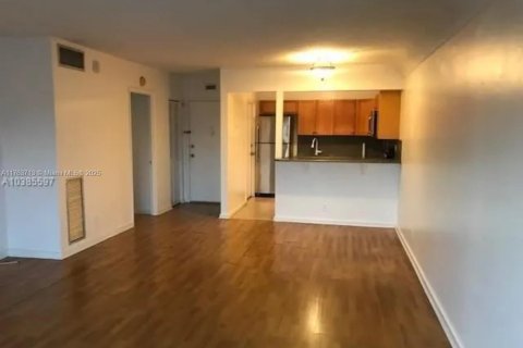 Condominio en venta en Miami Beach, Florida, 2 dormitorios, 100.61 m2 № 1731180 - foto 6