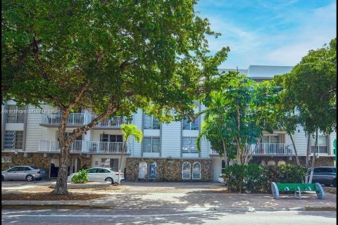 Condominio en venta en Miami Beach, Florida, 2 dormitorios, 100.61 m2 № 1731180 - foto 2