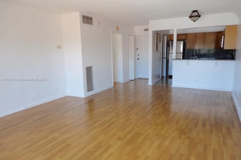 Condominio en venta en Miami Beach, Florida, 2 dormitorios, 100.61 m2 № 1731180 - foto 9